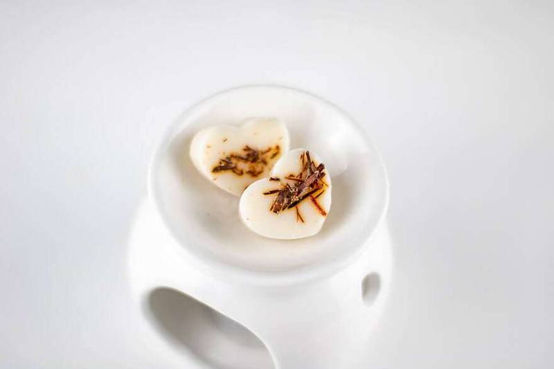 Sandalwood, Amber & Patchouli - Rapeseed Wax Melts - Image 4