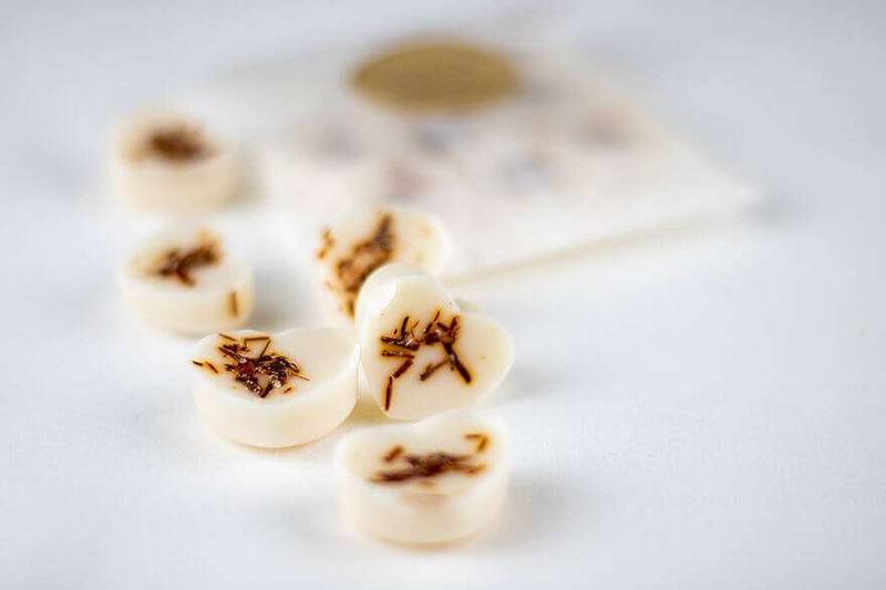 Sandalwood, Amber & Patchouli - Rapeseed Wax Melts - Image 3